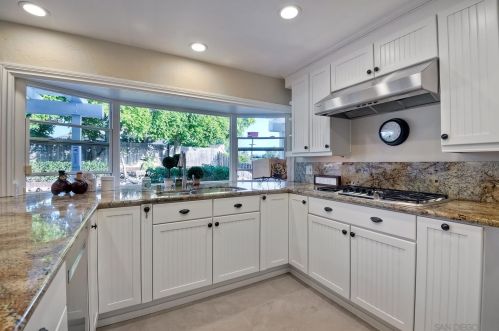 16993 Cresta Dr, San Diego CA 92128-2311 exterior