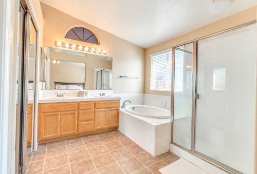 679 Apricot Ct, Los Banos CA  93635-9691 exterior