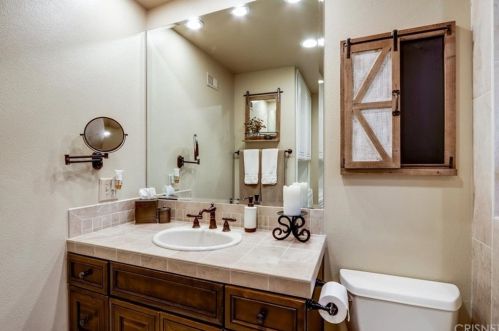 3367 Weatherford Ct, Simi Valley CA  93063-1328 exterior