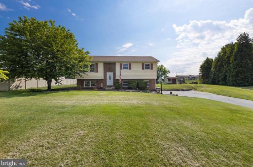 30 Elmwood Ave, Hanover, PA 17331-9035