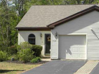 7110 Suzanne Ln, Schenectady, NY 12303-5249