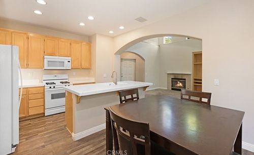 32488 Guevara Dr, Temecula CA  92592-2802 exterior