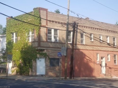 470 Union Ave, Irvington NJ  07111-2837 exterior