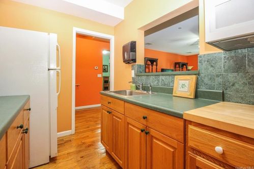 138 Woodside Ave, White Plains NY  10604-2040 exterior