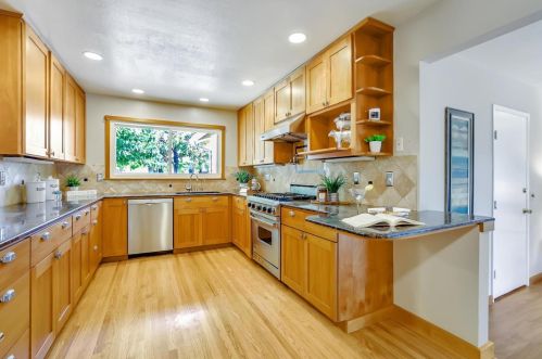 4779 Castlewood Dr, San Jose CA 95129-2258 exterior