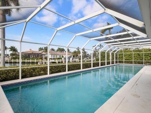 570 Hammock Ct, Marco Island, FL 34145-5849