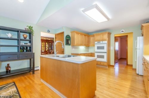 40 Jacobus Ave, Little Falls NJ  07424-2305 exterior