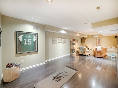 84 Ln Costa Dr, Annandale NJ  08801-1665 exterior