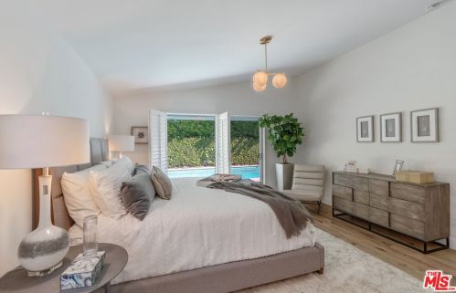 5814 Wilkinson Ave, North Hollywood CA  91607-1134 exterior