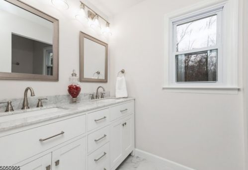 24 Rickland Dr, Dover NJ 07869-4320 exterior