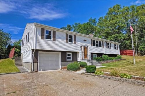 362 Ronald Ave, Cumberland, RI 02864-4629