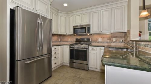 18 Noelle Ct, Lincoln Park NJ  07035-2237 exterior