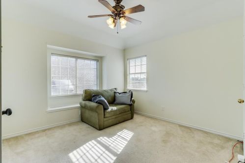 402 Old York Rd, Irving TX 75063-4248 exterior