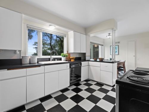 4114 Lk Dr, Milwaukee WI 53211-1719 exterior