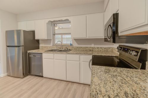 550 Anchor Ln, Fort Pierce FL  34983-2202 exterior