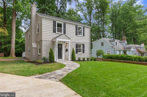 6936 Chestnut Ave, Falls Church, VA 22042-1952