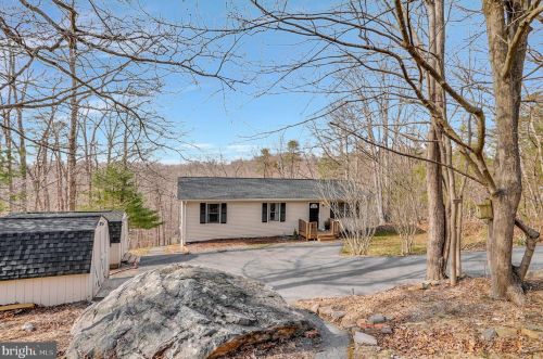 556 Grimes Golden Rd, Linden VA  22642-6313 exterior