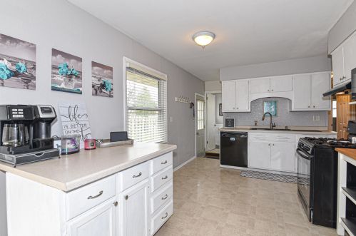 933 101, Milwaukee WI 53214-2513 exterior