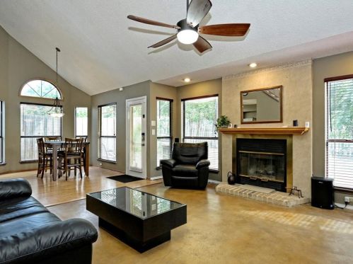 4211 Alexandria Dr, Austin TX  78749-3941 exterior