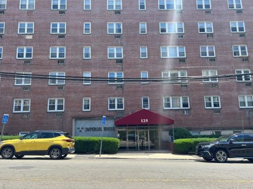 125 Prospect St, Stamford CT  06901-1206 exterior