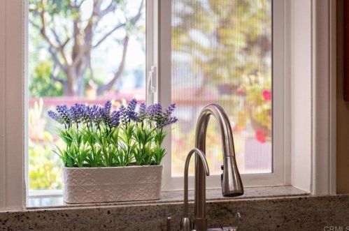 1992 Warmlands Ave, Vista CA  92084-3332 exterior