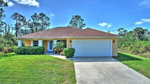 850 Runble St, Lehigh Acres, FL 33974-9677