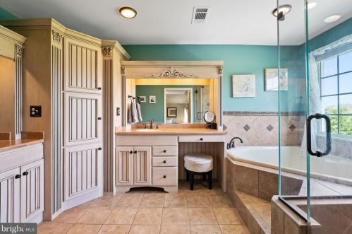 42306 Big Spg Ct, Leesburg VA 20176-6289 exterior