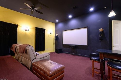 10218 Avonleigh Dr, Bonita Springs FL 34135-7059 exterior