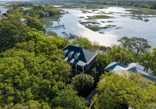 19 Rhetts Bluff Rd, Johns Island, SC 29455-5200