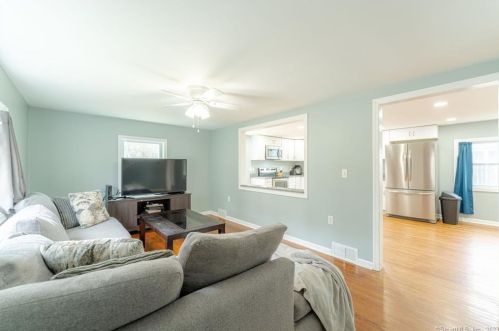 12 Bishop St, Waterford CT  06385-2506 exterior