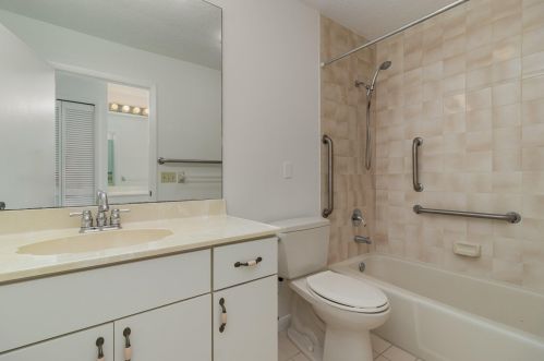 1271 Continental Ave, Melbourne FL 32940-6701 exterior