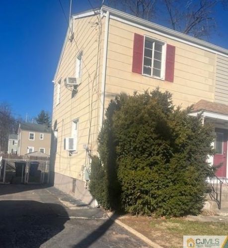 537 Alice Pl, Woodbridge, NJ 07095-3407