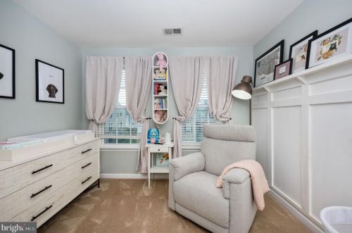 7009 Darbey Knoll Dr, Gainesville VA  20155-3634 exterior