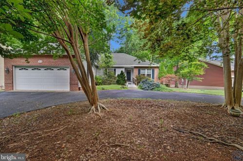 204 Green St, Locust Grove, VA 22508-5400