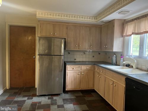 103 Meadowood Dr, Lansdale PA 19446-1610 exterior