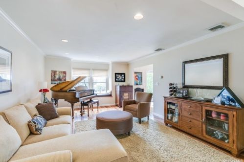 74 Stonehurst Ln, Huntington Station NY 11746-7935 exterior