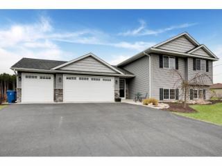 6004 Goodview Trl, Lino Lakes, MN 55038-7471