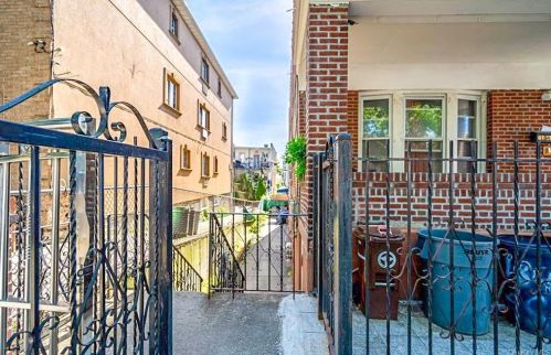 1847 Barnes Ave, Bronx NY  10462-3607 exterior