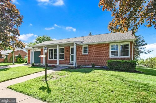 154 6th St, Mount Wolf, PA