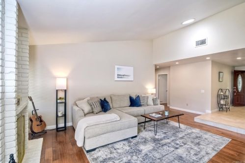 30065 Villa Alturas Dr, Temecula CA  92592-2105 exterior
