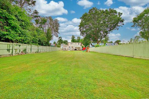 232 Crombie St, Huntington Station NY  11746-1504 exterior