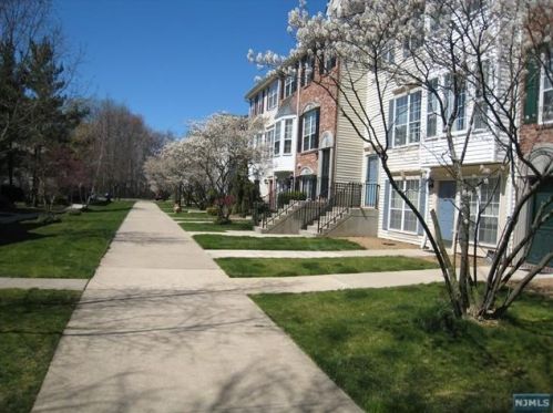 781 Sassafras Ct, Mahwah NJ  07430-3454 exterior