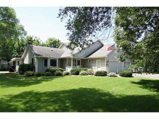 1396 Laurie Rd, Saint Paul, MN 55109-2636