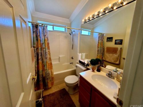 20084 Crestview Dr, Santa Clarita CA  91351-5759 exterior
