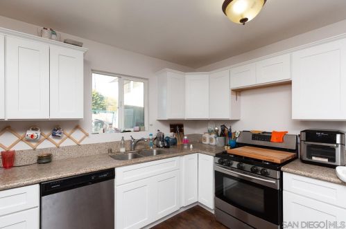 4156 Epsilon St, San Diego CA 92113-4305 exterior