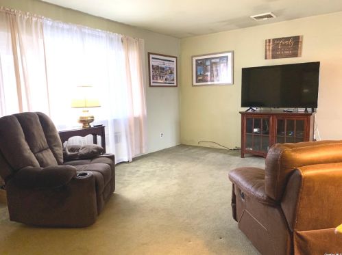 310 Bellmore Rd, Hempstead, NY 11554-3539