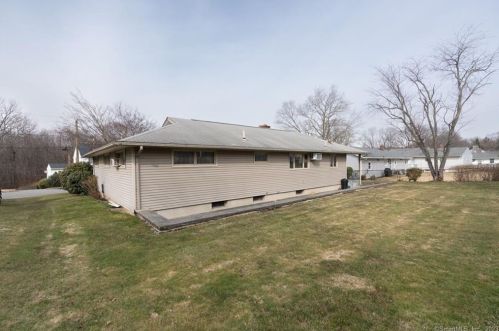 150 Birchwood St, Waterbury, CT 06708-3338