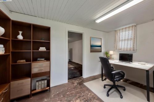 2031 103rd Ave, Oakland CA  94603-3325 exterior