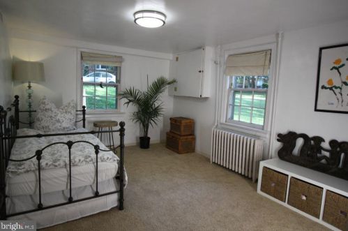 912 Hillwood Ave, Falls Church VA  22042-2421 exterior