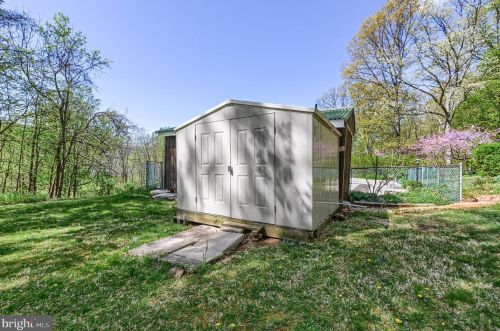 2 Fernwood Trl, Charnita PA  17320-8556 exterior